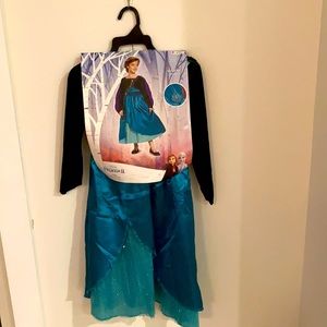 Frozen 2 Anna deluxe green and purple costume.